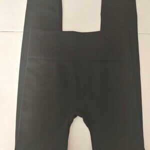 Women’s Black High Waist Capri Leggings Size S/M